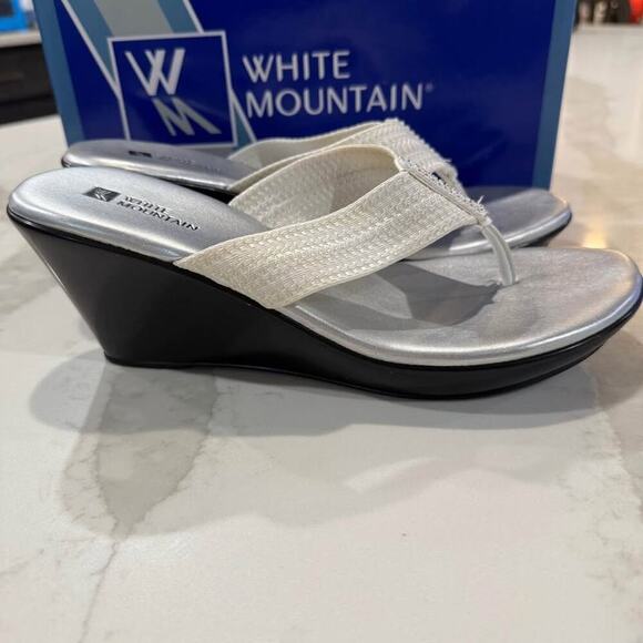 White Mountain Wedge Thong Platform Sandals Women's 8M White Rhinestone Accent - Picture 7 of 9